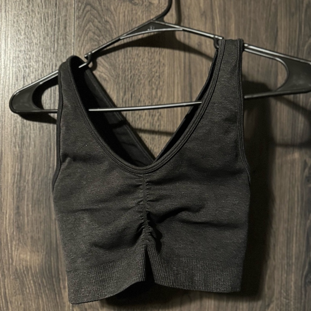 Alphalete sports bra